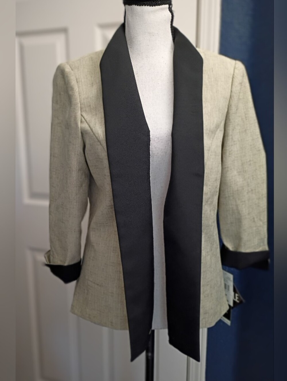 Perceptions Two-Tone Open Front Blazer in Black and Light Gray